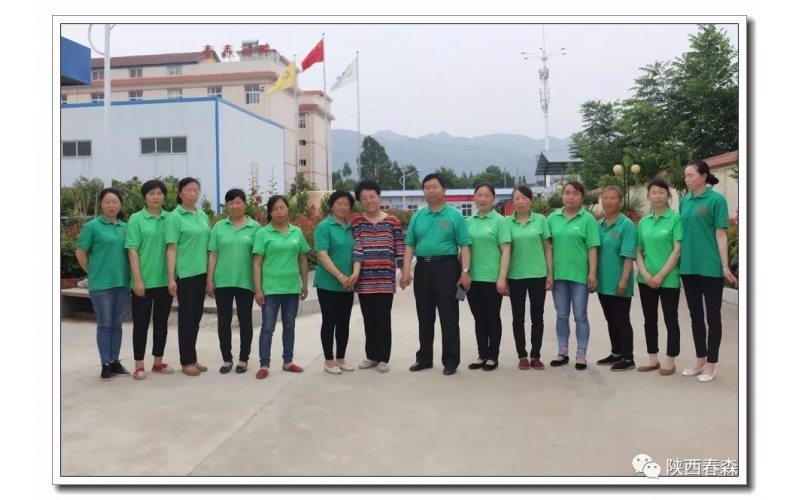 中國醫(yī)學科學院蘭進研究員一行考察西鄉(xiāng)縣食用菌研究所